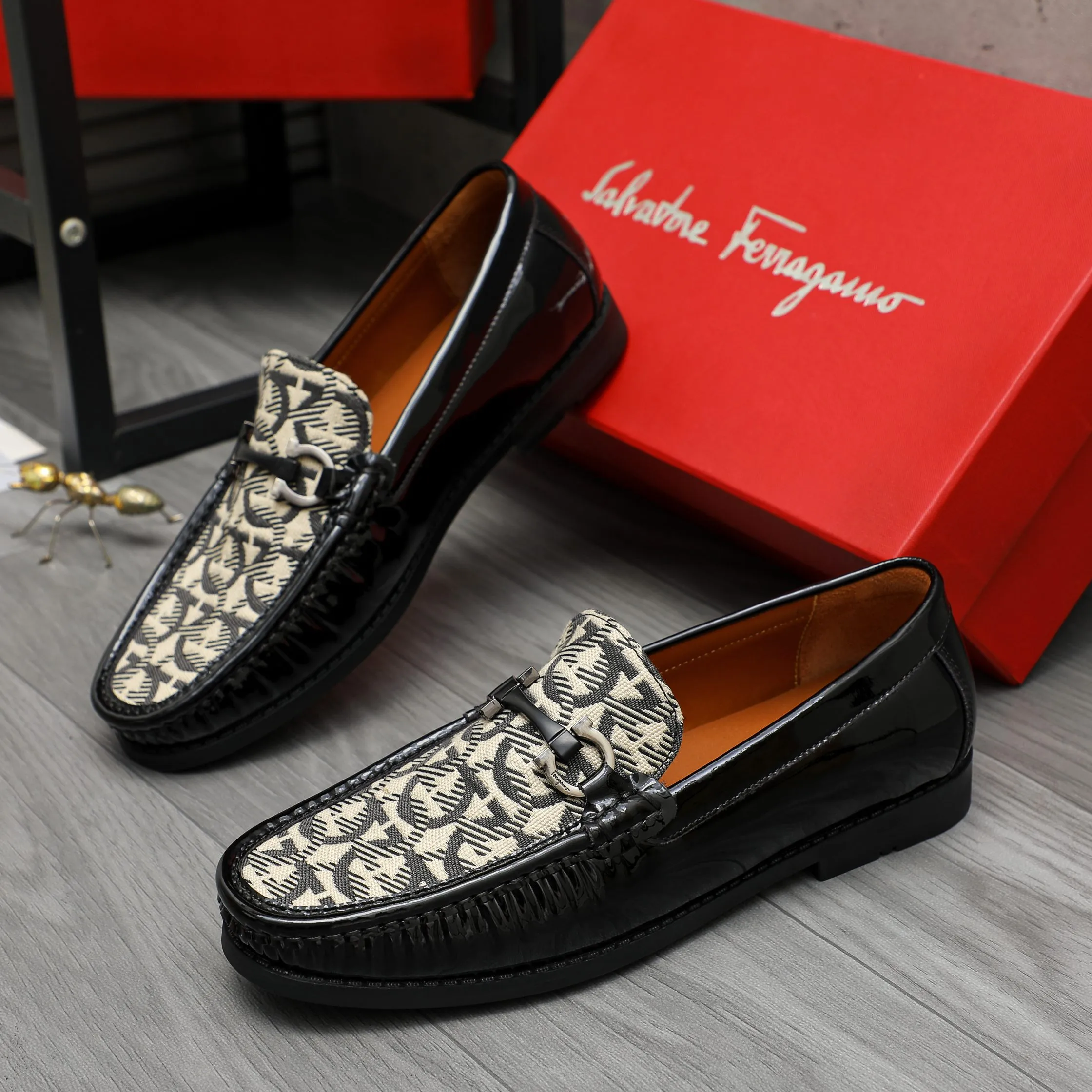 Men's shoes 💰400 Product trademark: Ferragamo "Ferragamo" casual slip-on men's shoes Regular size: 38-45 (45. Customized, non-refundable) Product materials: Selected breathable fabric upper, cowhide lining, rubber outsole